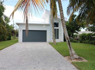 3152 Karen Dr, Naples, FL 34112