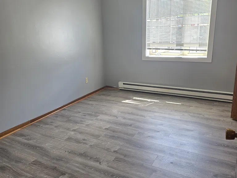 421 1st Ave E #215 — Photo 6