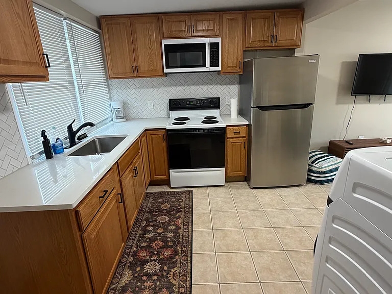 4328 State Line Rd — Photo 4