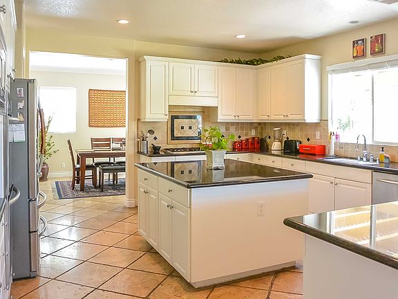 3rd image of 3280 Stoneberry Ln
