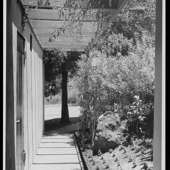 2764 Outpost Dr — Photo 40