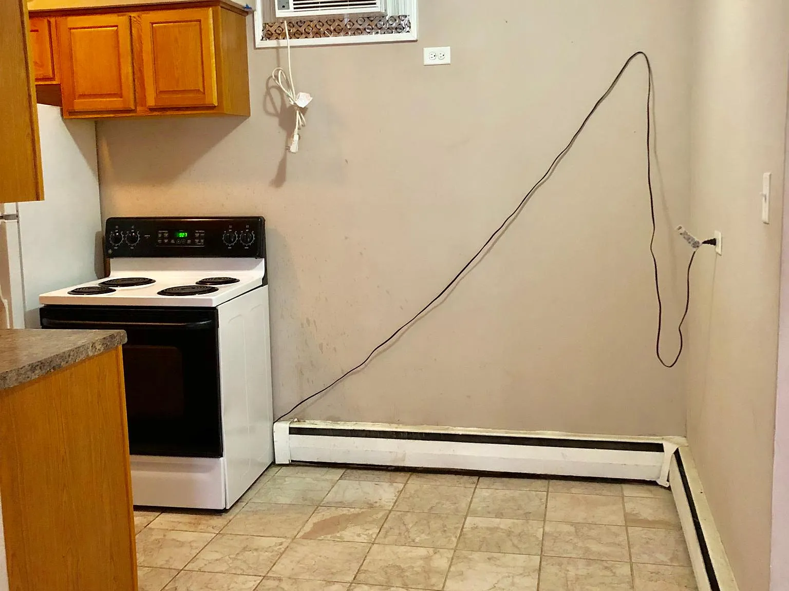 605 N Wolf Rd — Photo 4