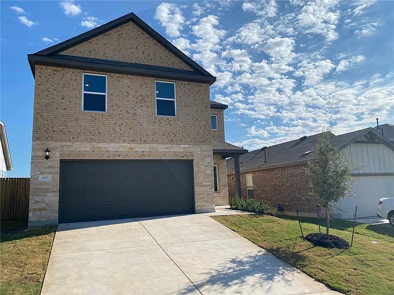 670 Pepperbark Loop — Photo 3