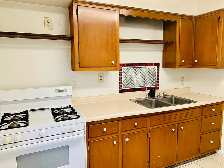 200 Princeton Ave #2 — Photo 11