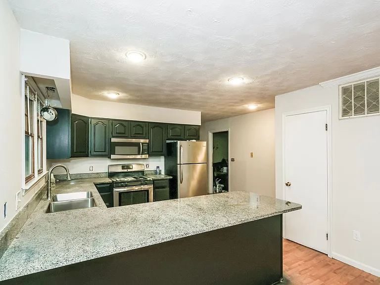 6919 Taylor Manor Ave — Photo 18