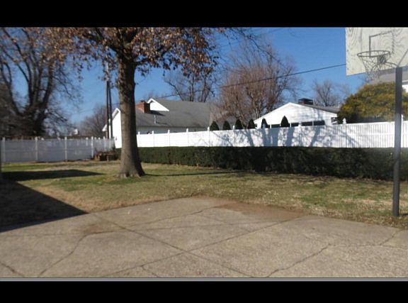3rd image of 2159 N Stratford Dr