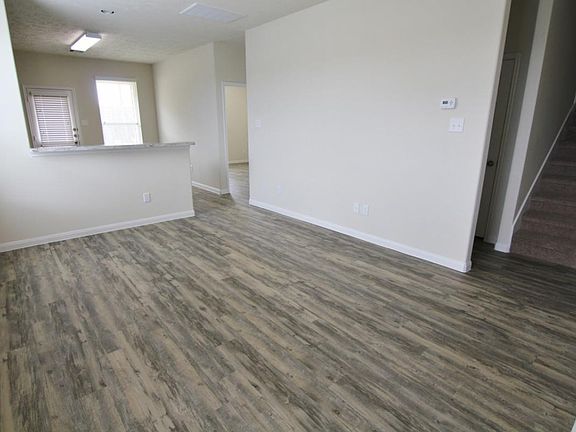 5th image of 3911 Lexington Manor Ct