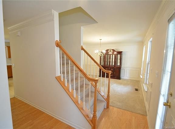 5th image of 160 Easy St