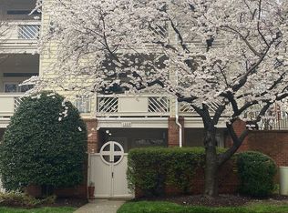 1325 Garden Wall Ct #501, Reston, VA 20194