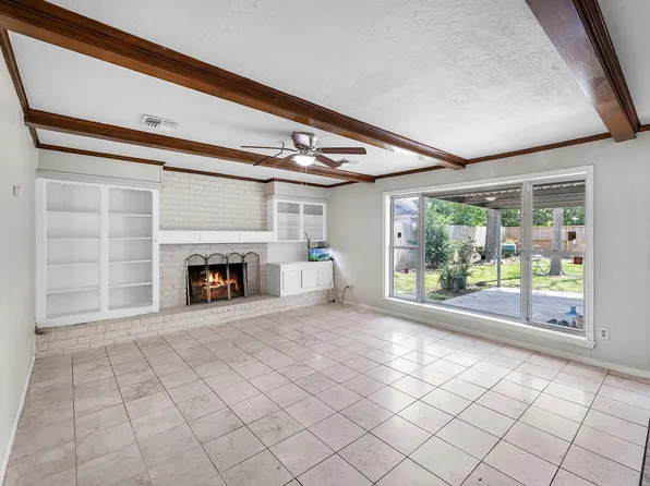 11319 Briar Forest Dr, Houston, TX 77077