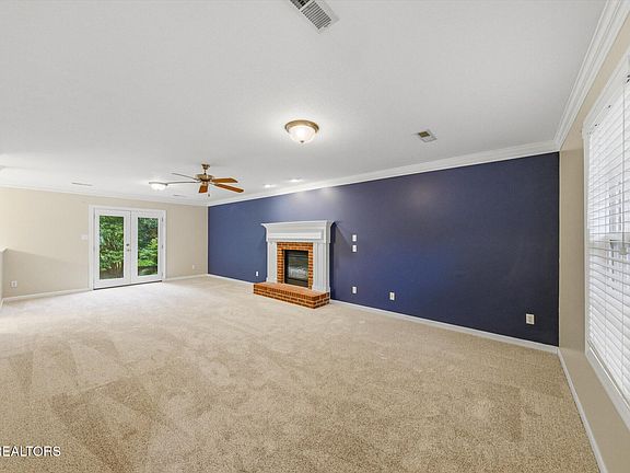 5th image of 615 Mountain Pass Ln