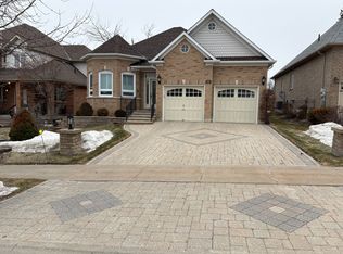 8 Ellis Cres, Kawartha Lakes, ON K9V0A4