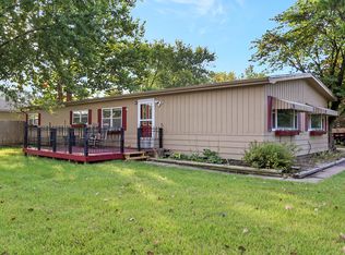 1106 Thomas Ct, Mahomet, IL 61853
