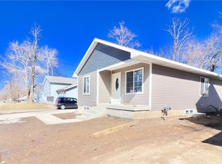 1269 Stewart St, Des Moines, IA 50316