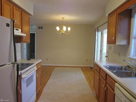5th image of 203 Wythe Ave