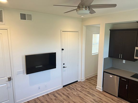 2nd image of 410 Via Maggiore