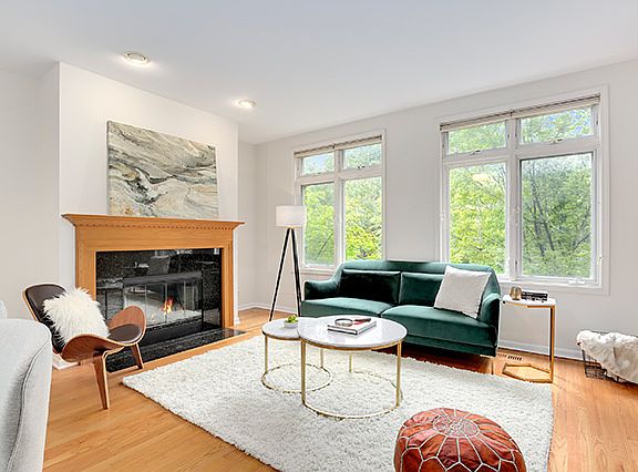 4th image of 1351 W Altgeld St #23