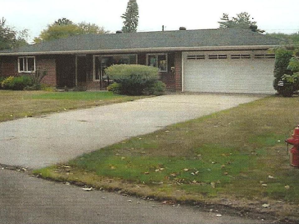 See Virtual Tour at http://tours.justsnooping.com/2333463/?b=false