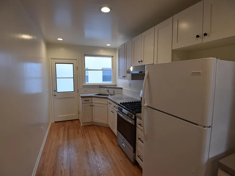 1748 Winona Blvd #1 — Photo 4
