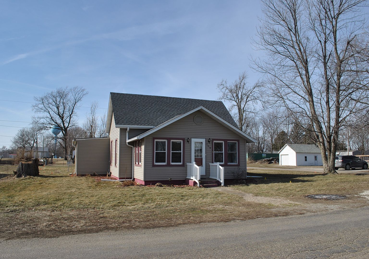 109 N Vine St, Armington, IL 61721 Zillow