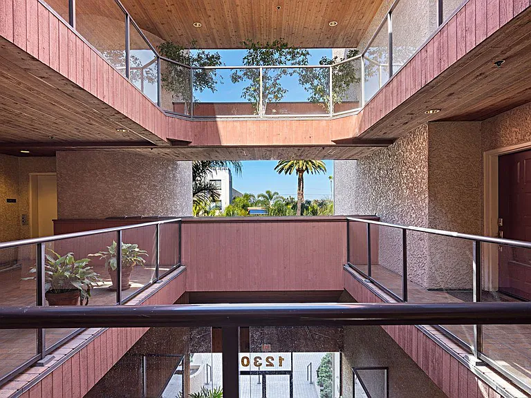 1230 E Ocean Blvd #601 — Photo 48