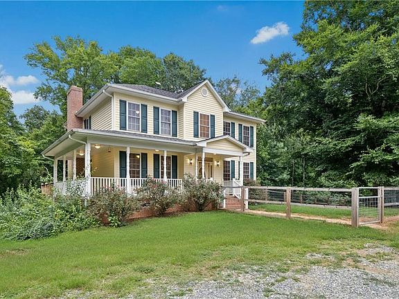 2nd image of 2075 E Hitesburg Rd