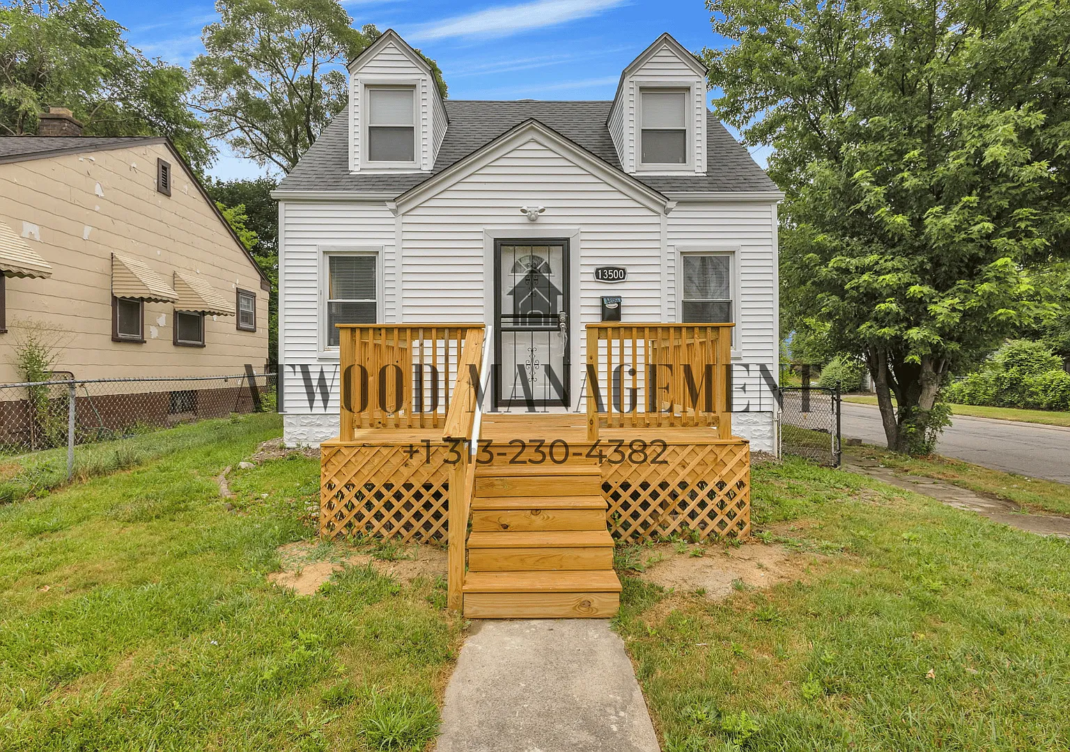 This beautifully updated 3-bedroom, 1-bath single-family home is ready for move-in! — Photo 1