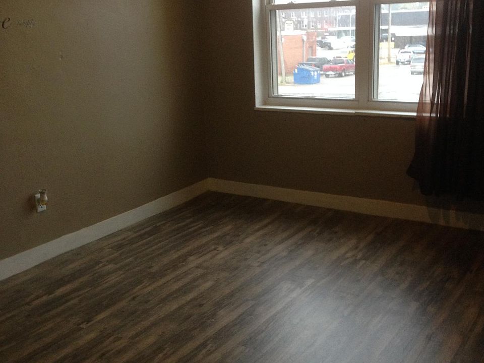 2nd image of 1901 State St APT 302