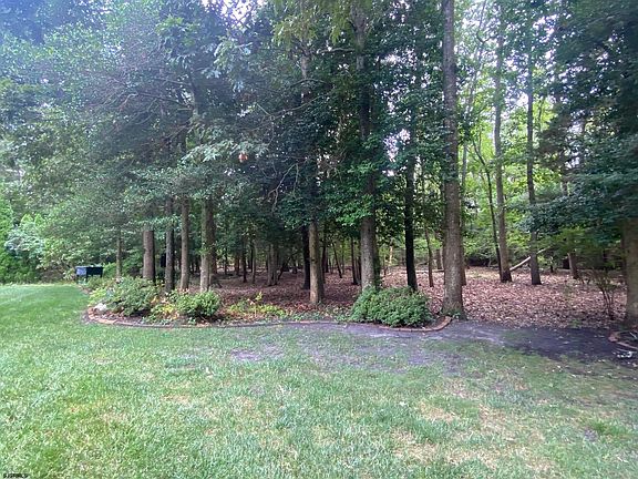 3rd image of 3 Eaglewood Dr