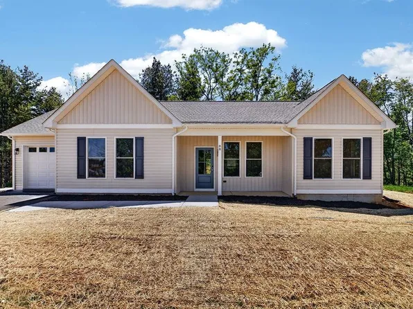 88 Upland Ct, Stuarts Draft, VA 24476