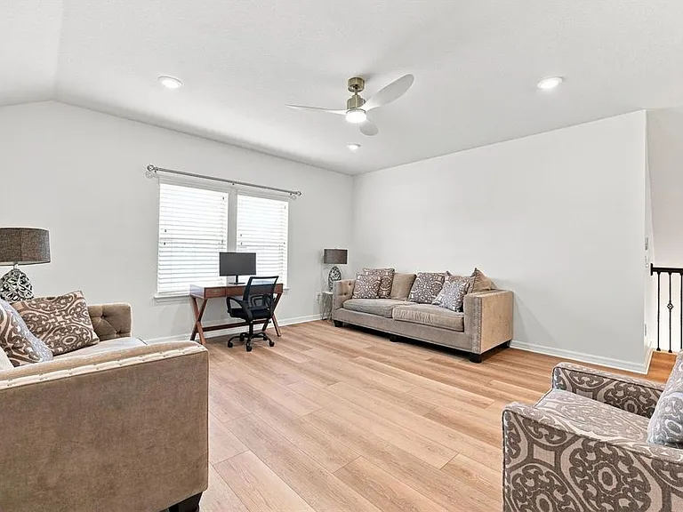12846 Payton St — Photo 35