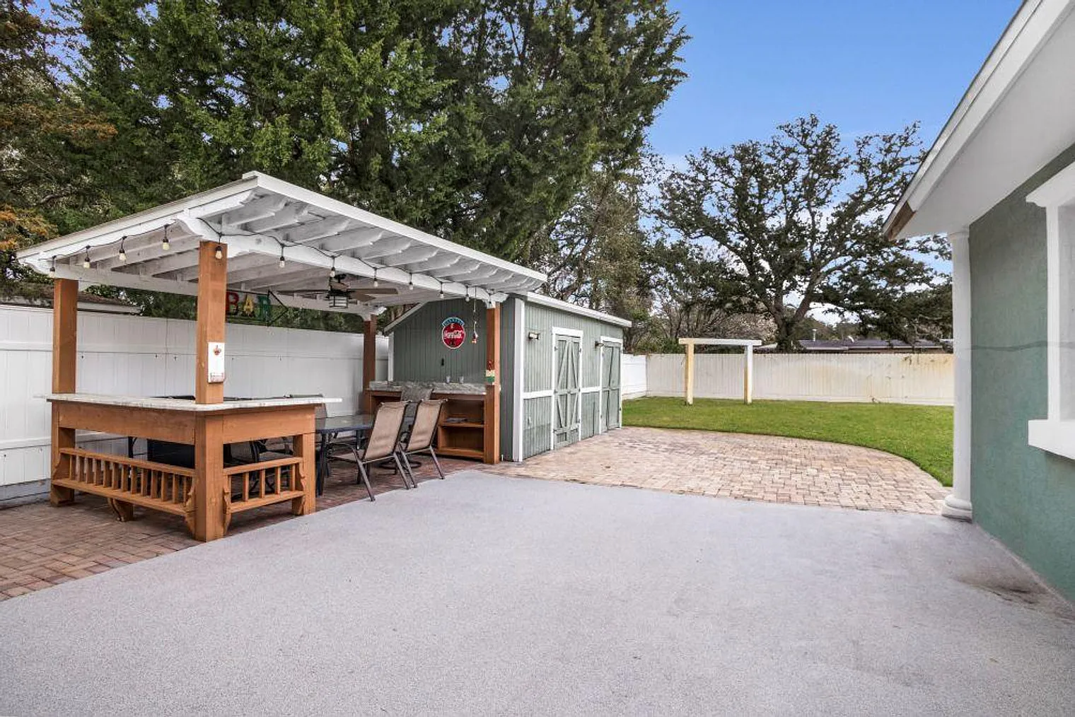 4 bed, 3.0 bath, 1700 sqft, $3,622 — Photo 4
