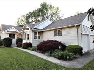 52 Orchard St, Oberlin, OH