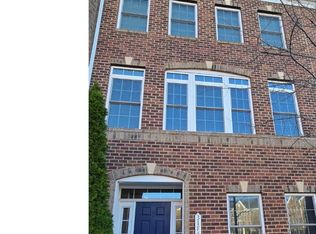 3174 Yeager Dr, Herndon, VA 20171