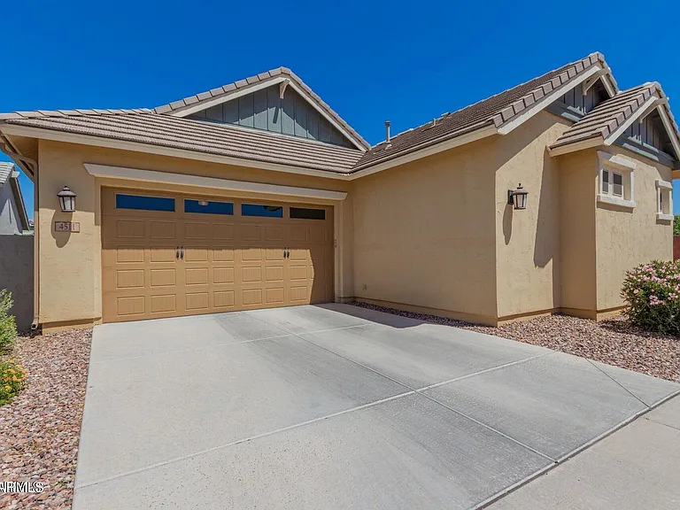 4511 E Jones St — Photo 2