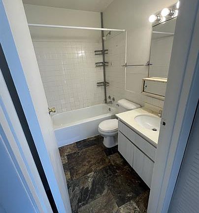 4th image of 1450 Meadowview Dr #7