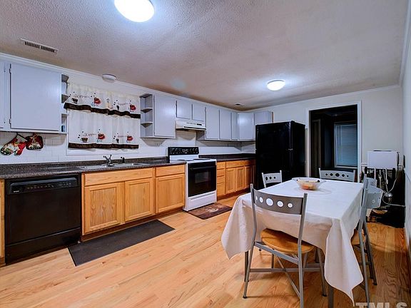 3rd image of 927 Spruce Pine Trl