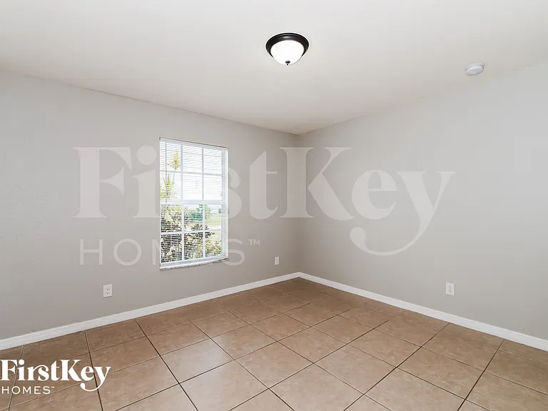 1412 NW 12th Pl — Photo 13