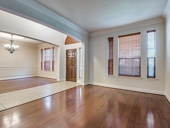 5th image of 4305 Old Grove Dr
