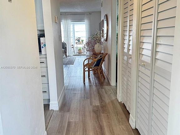 4th image of 231 NW 76th Ave APT 102