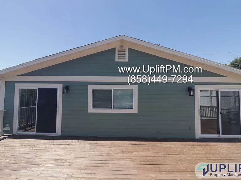 1225 Capistrano Ave #A — Photo 39
