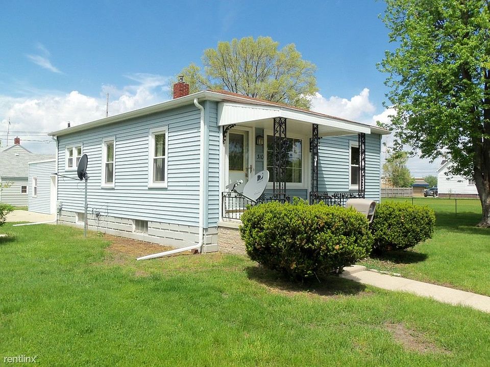 View from SE corner of the large corner lot wit no neighbors