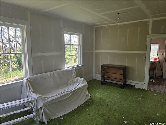 2nd image of 4 & 5 Railway Ave E #275