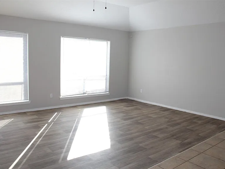 4406 Lost Lake Ln — Photo 6