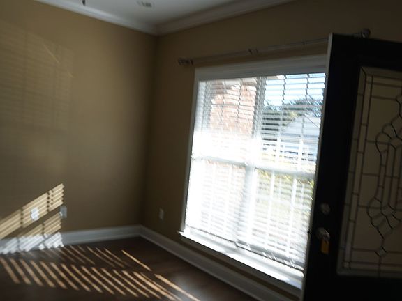 4th image of 3491 Lenox Dr