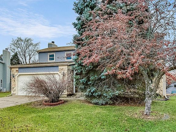 3rd image of 25W130 Windham Hill Ct