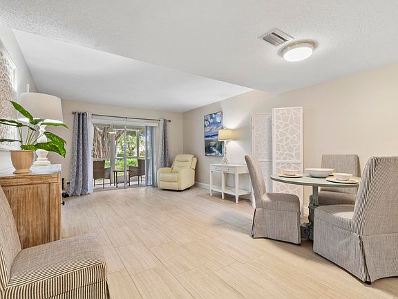 5th image of 18081 SE Country Club Drive #7-61