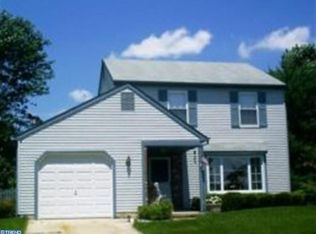 8 Covington Dr, Sicklerville, NJ 08081
