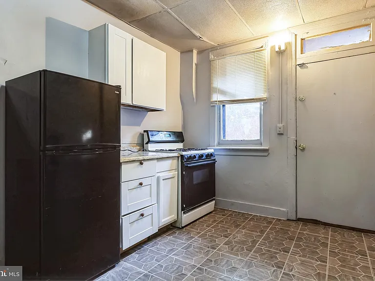 1217 Hunter St — Photo 5