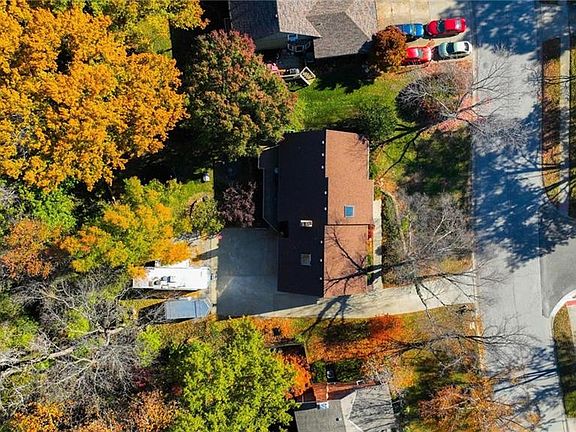 4th image of 2901 Trenchard Dr